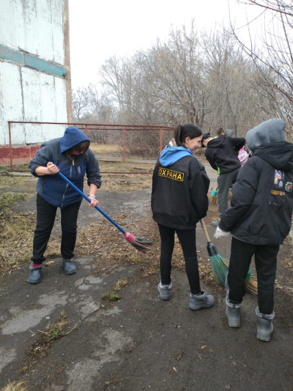 Первый весенний субботник.